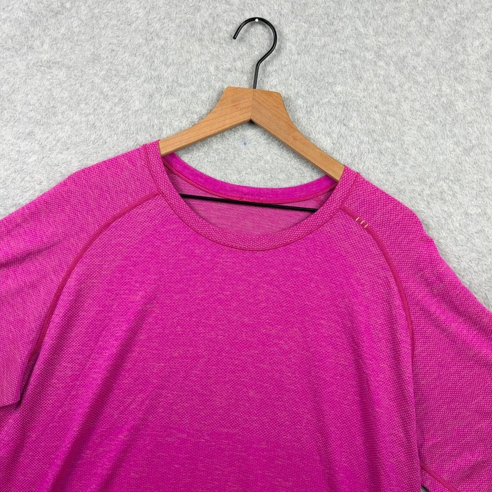 Lululemon Metal Vent Tech Shirt Mens XXL 2XL Fuchsia Pink Short Sleeve Gym Run